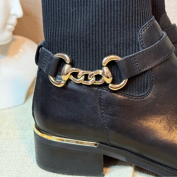 ALDO Women's Franina Chelsea Boot
Black leather gold accent - Picture 6 of 10